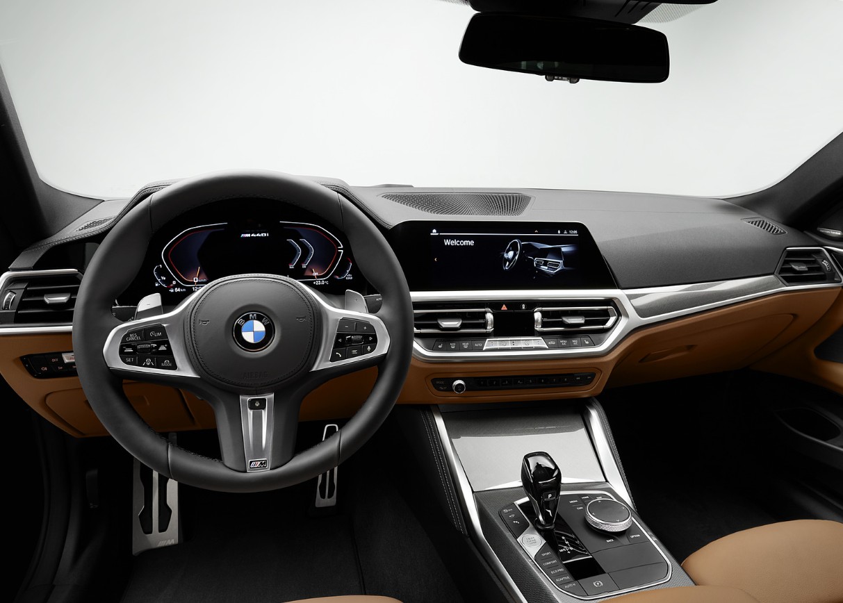 2027 BMW 4 Series Coupe Interior
