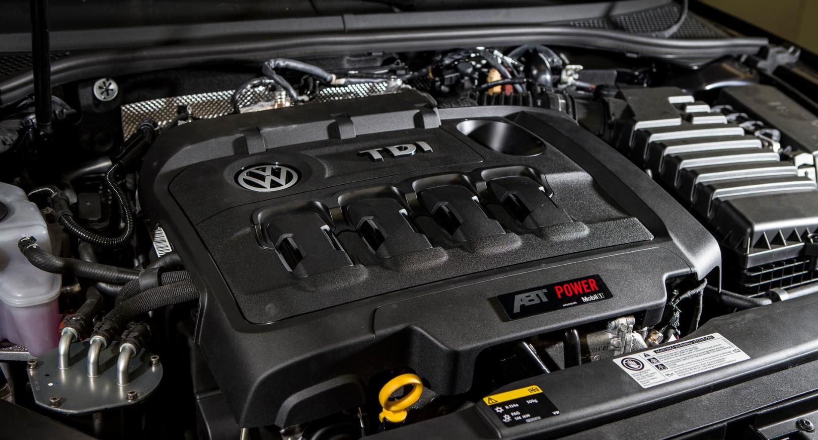 2027 ABT Volkswagen Passat B8 Variant Engine